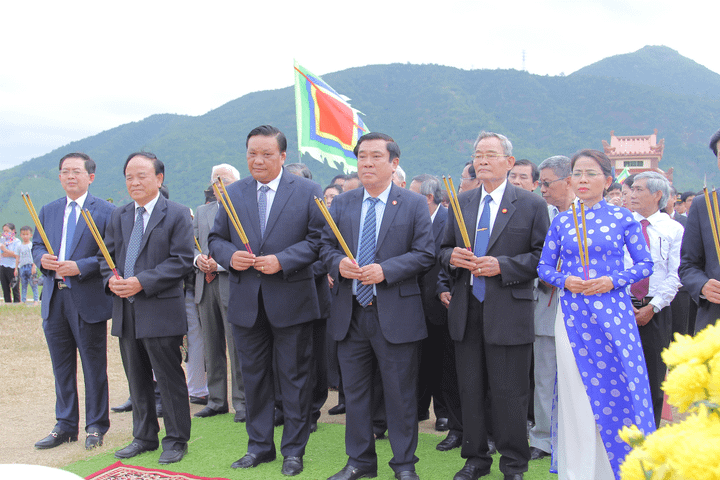 Hàng nghìn người đổ về Bảo tàng Quang Trung kỷ niệm Chiến thắng Ngọc Hồi - Đống Đa - 2